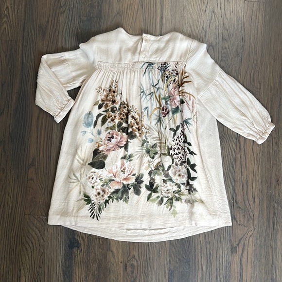 5/$20 whimsical soft floral dress by Zara - Picture 3 of 4